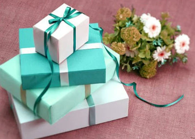How To Send Gifts to Canada from Pakistan Online?