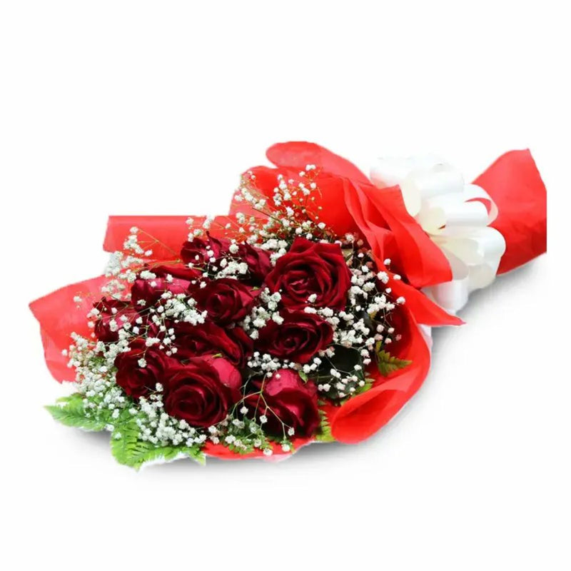 10 red roses with fillers