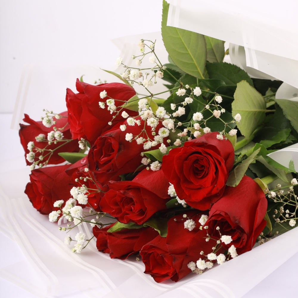 Timeless Treat: Baklawa Mix with Dream Bouquet - TCS SentimentsExpress