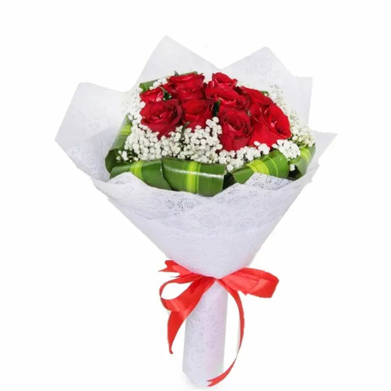 Bouquet of 10 red roses with fillers