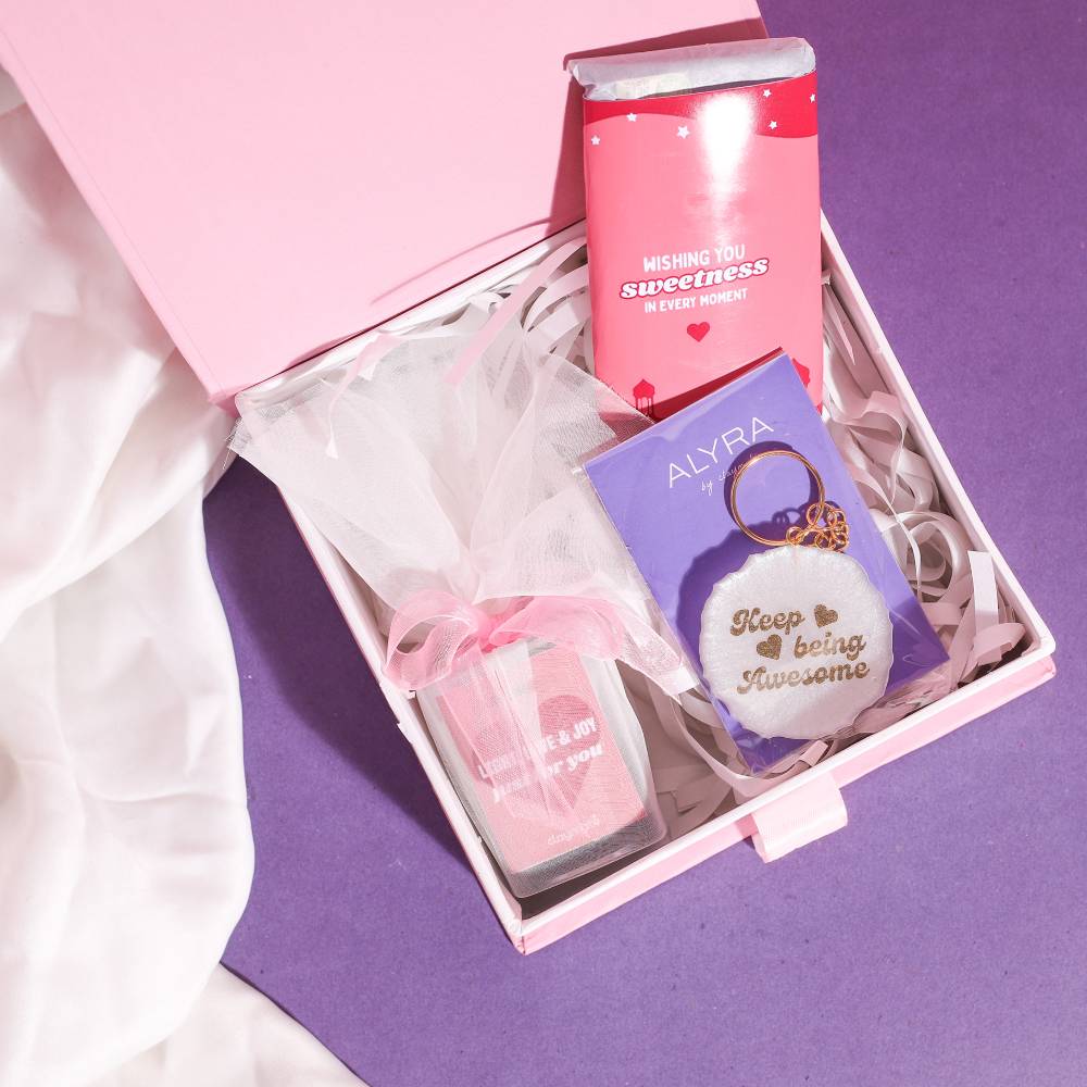 Mini Love Gift Box – TCS Sentiments Express