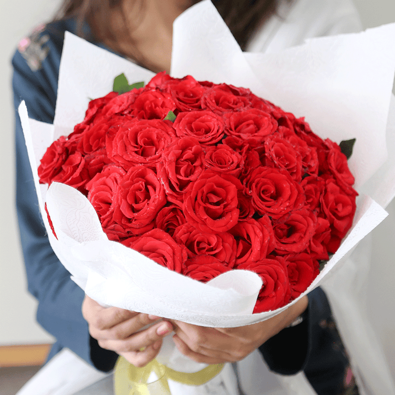 Red Rose Petal Party Bouquet (50 Roses)