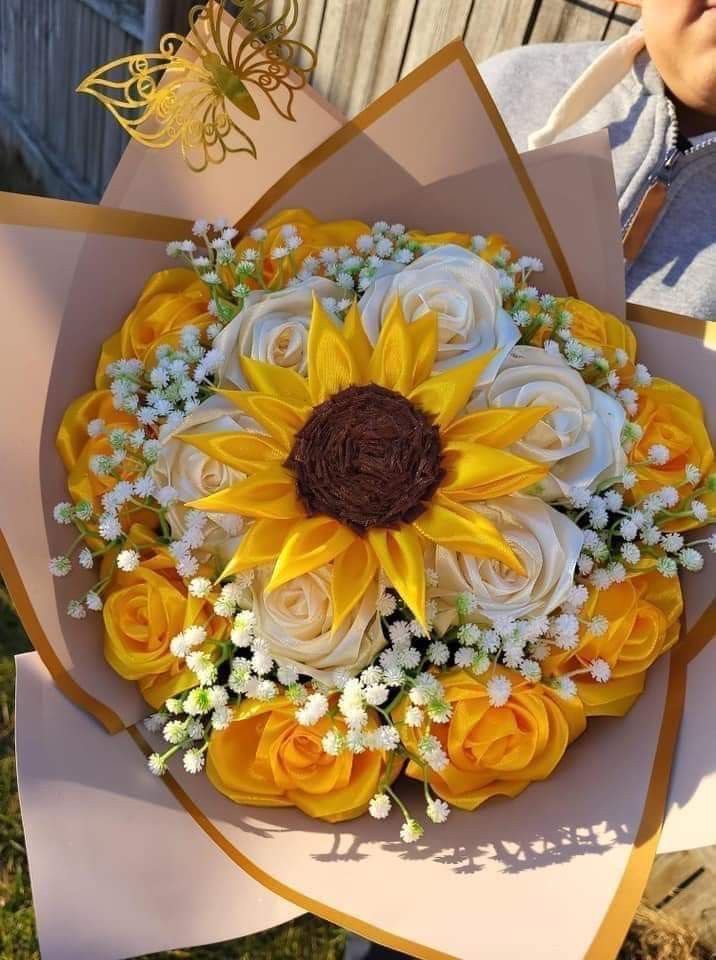 Single Sunflower with Silk Rose Bouquet