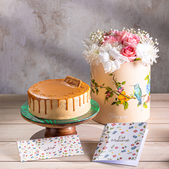 Lotus Cake with Pink Roses