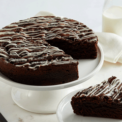 Cookies and Cream Brownie Cake