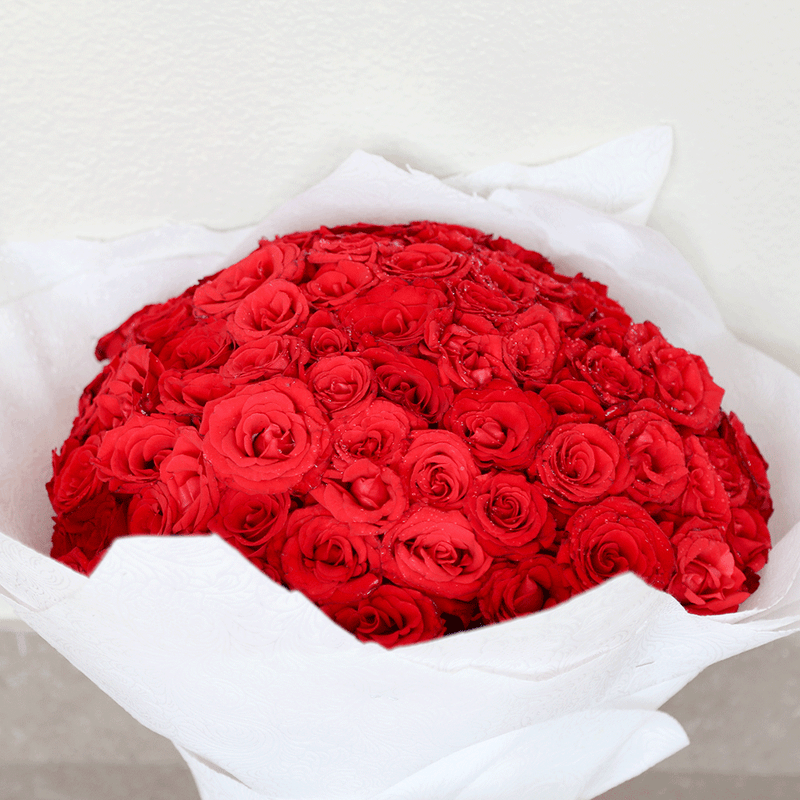 Glamorous 100 Imported Roses For Love